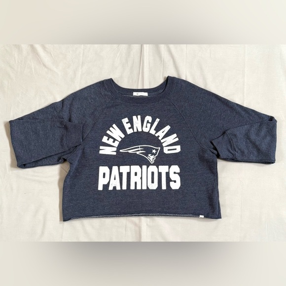 47 Tops - 47 brand new england patriots Cropped Crewneck Many Blue Sweater Size Small